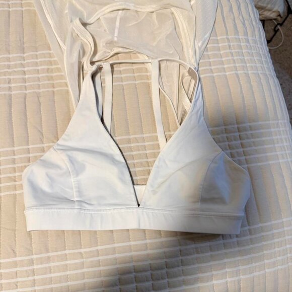 NO LONGER AVAILABLE Like New Lululemon White Bra & Meshy Tank Size 10 - Picture 3 of 3